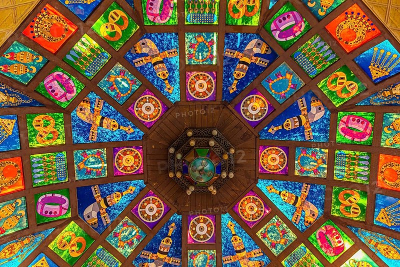 Small dome with illuminated discs with oriental motifs, in the souk of Mutrah, Muscat, Arabian Peninsula, Sultanate of Oman