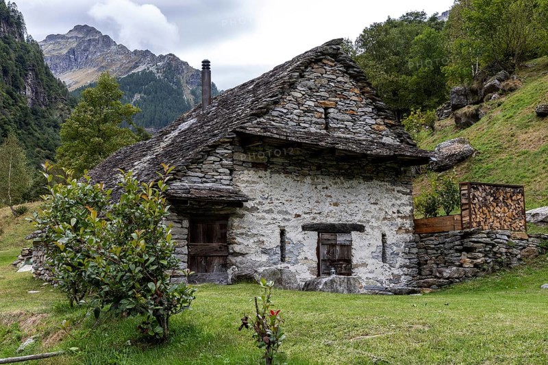 Typical Ticino stone houses in the village of Sonogno, Verzasca Valley, Valle Verzasca, Canton Ticino, Switzerland, Europe