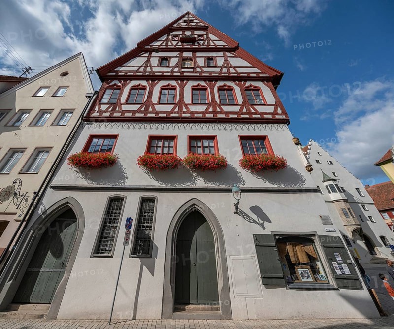 Former dance house with bread house, now municipal administration building, built in 1443, remodelled around 1830, Marktplatz 15, Nördlingen, Bavaria, Germany, Europe
