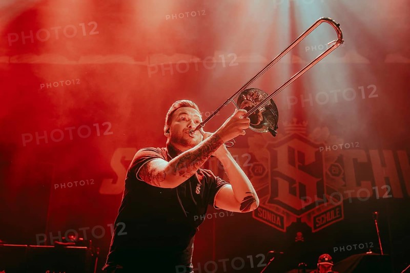 Chris Altmann, trombone player from Sondaschule live at the Berlin Velodrom on 12/02/2025