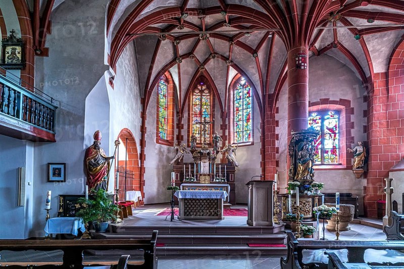 Interior of the Catholic parish church of St Martin in the Ediger district, Ediger-Eller, Rhineland-Palatinate, Germany, Europe