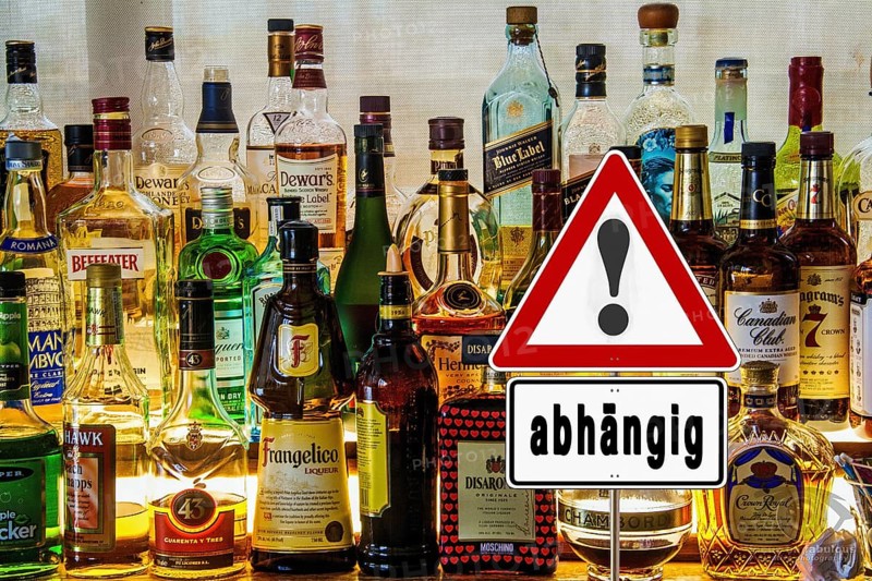 Symbolic image, warning sign for alcohol addiction, danger of addiction, alcohol abuse, health warning, alcoholic beverages, bar, alcoholic drinks, youth protection, legal drug, alcohol withdrawal