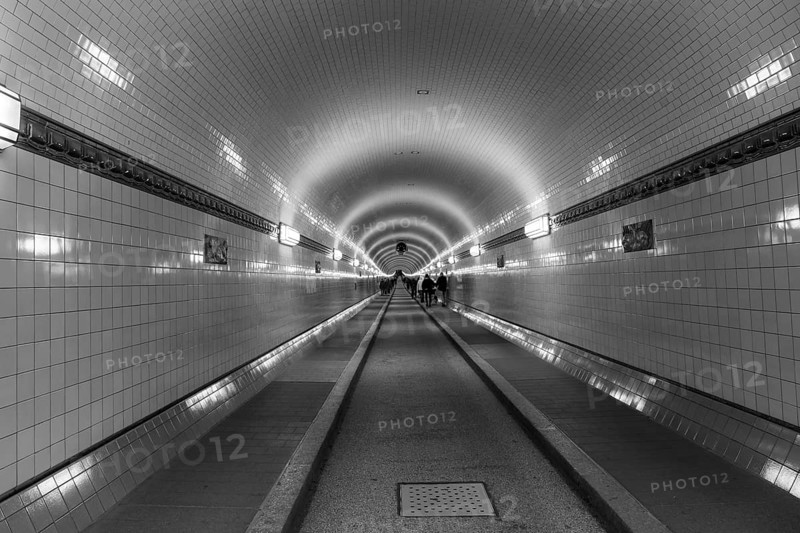 Pedestrians in the tunnel tube, Alter Elbtunnel, St. Pauli, Hamburg, Germany, Europe