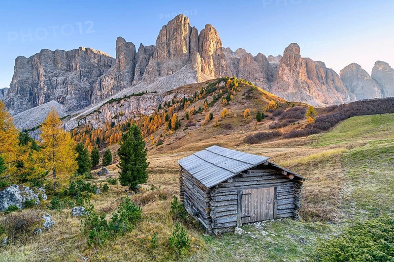 Hut in front of Sella Group, Gardena Pass, Passo Gardena, autumn, Sella Group, Dolomites, Bolzano, South Tyrol