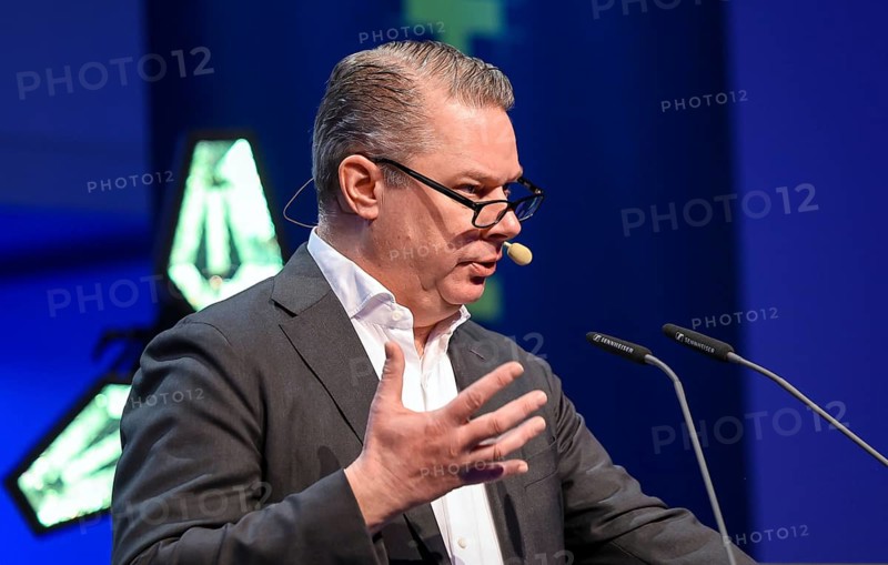 Düsseldorf, North Rhine-Westphalia, Germany - Dipl.-Ing. Matthias Gronstedt (CEO, HHLA Sky GmbH) speaks at XPONENTIAL Europe 2025, the leading trade fair for autonomous technologies & robotics, about Driving Success: Drones and Robots in the Age of Regulation, Economics, and Tech and explains the four decisive factors for the success of unmanned systems - from economic profitability to technological innovation and cyber security. HHLA Sky has developed an innovative control centre technology for the growing drone market. This platform enables the centralised control of drone fleets at various locations worldwide