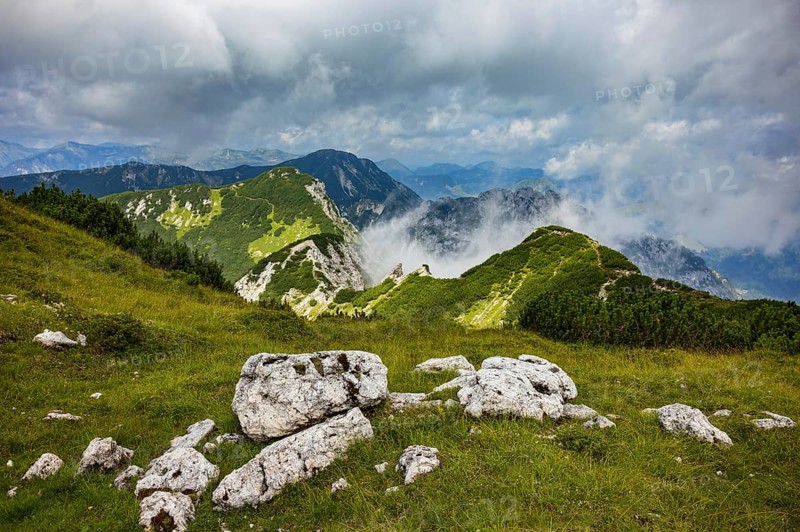 Hiking trail to the Gamsfeld with a view of the Osterhorn group, Russbach, Salzkammergut, Salzburg province, Austria, Europe