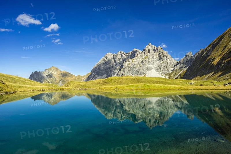 Eissee, Oytal, behind it Großer Wilder, 2379m, Hochvogel- and Rosszahngruppe, Allgäu Alps, Allgäu, Bavaria, Germany, Europe
