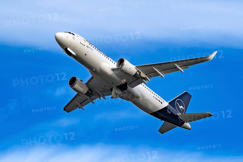 Aircraft Lufthansa, D-AIZR, Airbus A320-200