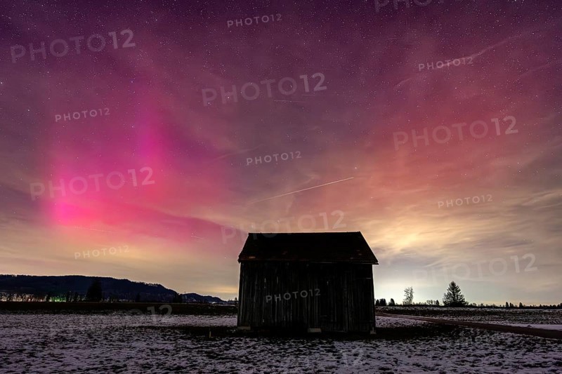 Northern Lights, Aurora borealis, violet, pink, red, hut, stars, Loisach-Lake Kochel-Moor, foothills of the Alps, Bavaria, Germany, Europe