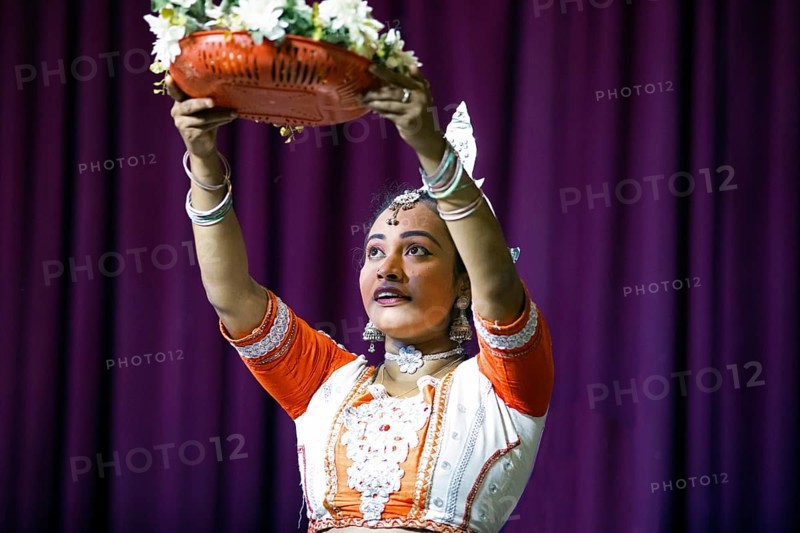 Sri Lankan dancer performing a traditional dance, Young Men's Buddhist Association, Kandy, Central Province, Sri Lanka, Asia