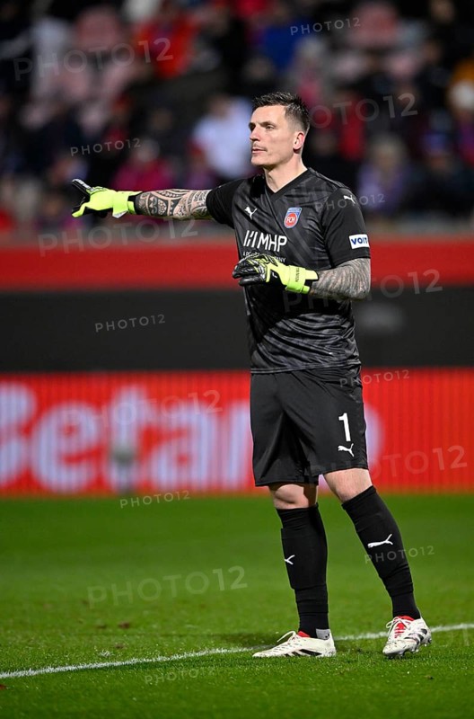 Goalkeeper Kevin Müller 1. FC Heidenheim 1846 FCH (01) Gesture Gesture UEFA Conference League, Voith-Arena, Heidenheim, Baden-Württemberg, Germany, Europe