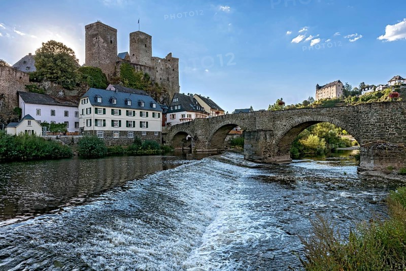 Runkel Castle, hilltop castle from the high Middle Ages, ruins, old Lahn bridge, historic old town, Romanesque bridge, river Lahn, Schadeck Castle behind, Runkel an der Lahn, Limburg-Weilburg, Hesse, Germany, Europe