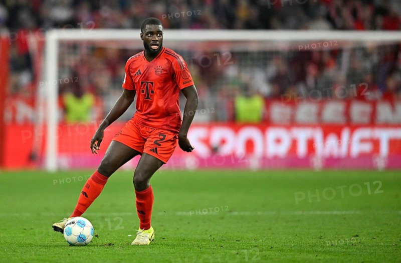 Dayot Upamecano FC Bayern Munich FCB (02) Action on the ball Allianz Arena, Munich, Bavaria, Germany, Europe