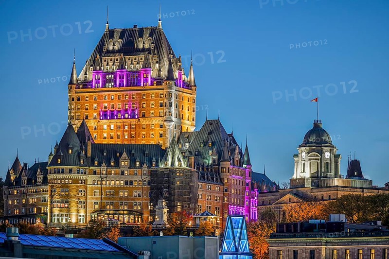 Château Frontenac illuminated autumn Québec Canada