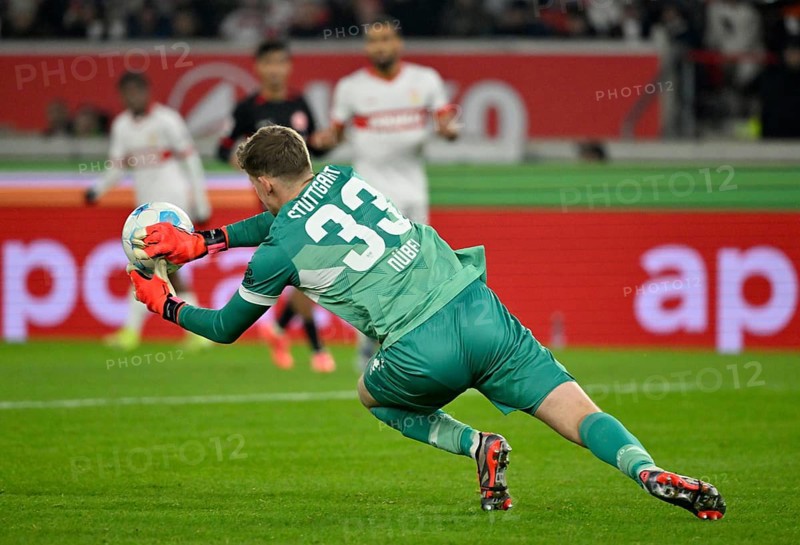 Goalkeeper Alexander Nübel VfB Stuttgart (33) Action MHPArena, MHP Arena Stuttgart, Baden-Württemberg, Germany, Europe