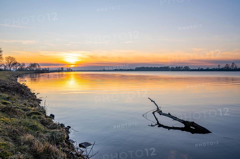 Ladscape of a sunset at the Danube river shore, Wörth an der Donau, Regensburg, Upper Palatinate, Bavaria, Germany, Europe