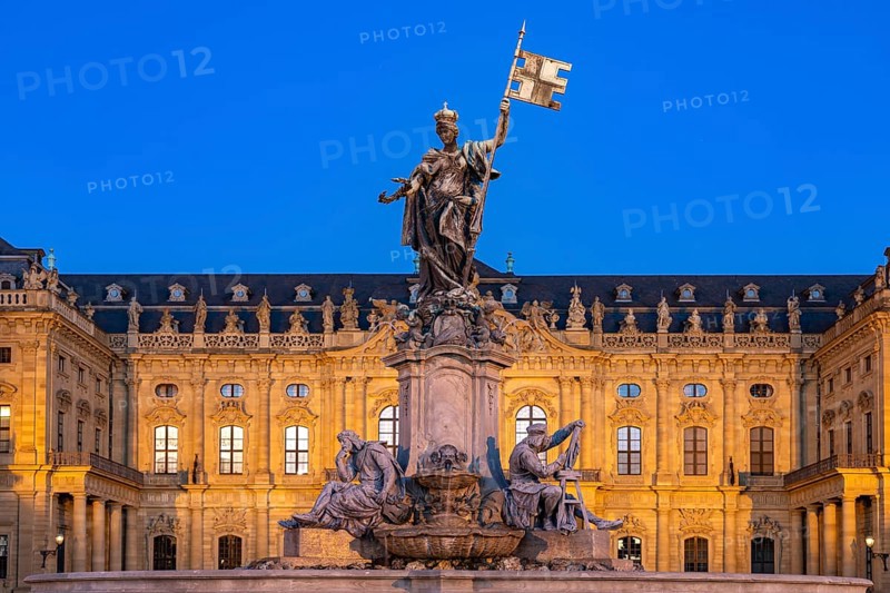 Frankonia Fountain in front of the Würzburg Residence at dusk, Würzburg, Bavaria, Germany, Europe