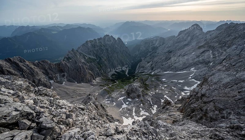 Mountain landscape with rocky peaks, view of Höllental and Alpspitze, Jubiläumsgrat, Wetterstein range, Bavaria, Germany, Europe