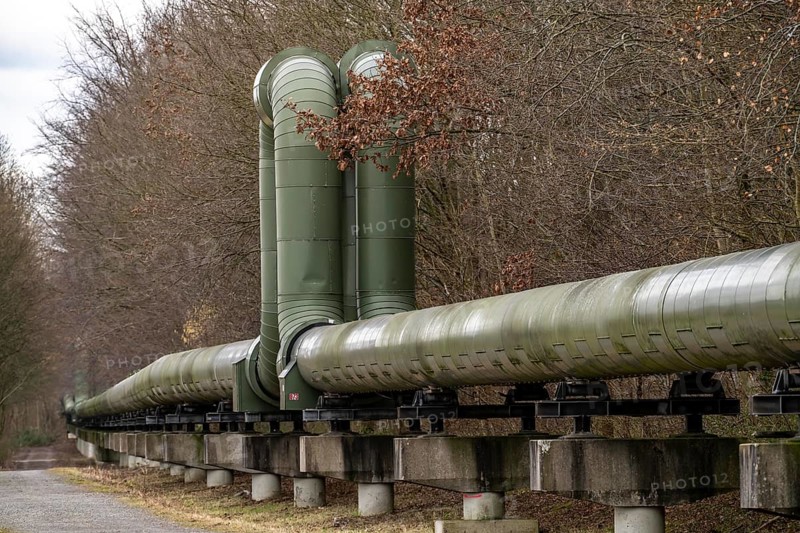 Iqony district heating pipes in Gelsenkirchen, U-shaped expansion bend for length compensation through expansion of the pipe material at different temperatures, North Rhine-Westphalia, Germany, Europe