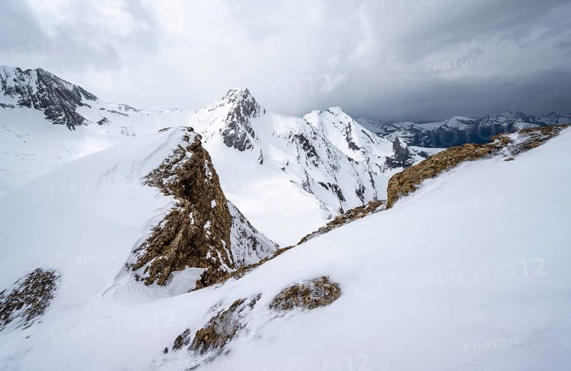 Snow-covered mountain landscape, ascent to the Niesehorn, summit Wildhorn behind, Bernese Alps, Bernese Oberland, Switzerland, Europe