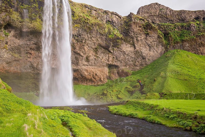 Waterfall Seljalandsfoss, 60 m high, located in southern iceland