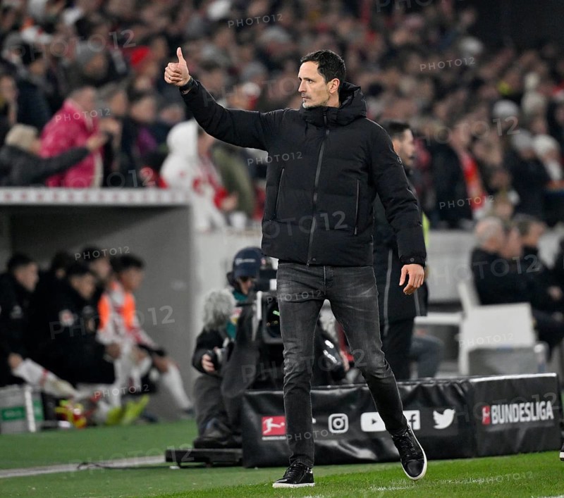 Coach Dino Toppmöller Eintracht Frankfurt SGE Gesture Gesture Thumbs up, MHPArena, MHP Arena Stuttgart, Baden-Württemberg, Germany, Europe