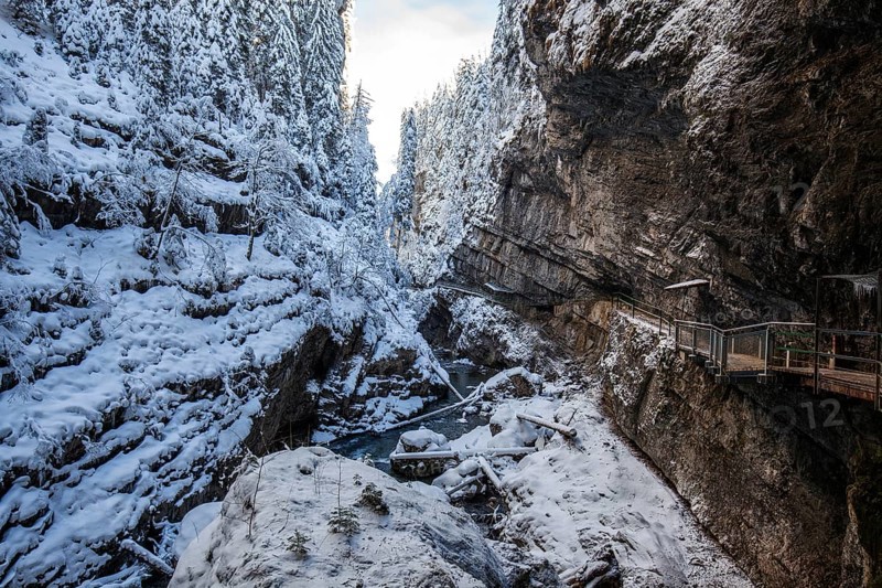 Winter, snowy landscape, river Breitach and hiking trail through the Breitachklamm gorge near Oberstdorf, Oberallgäu, Allgäu, Bavaria, Germany, Europe