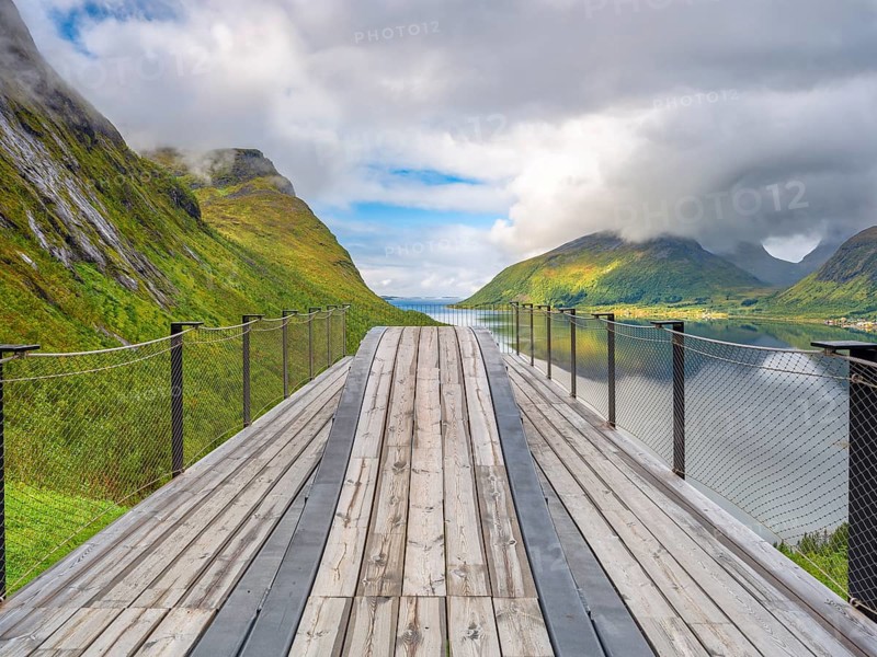 Bergsbotn viewing platform, Senja, Troms og Finnmark county, Norway, Scandinavia, Europe