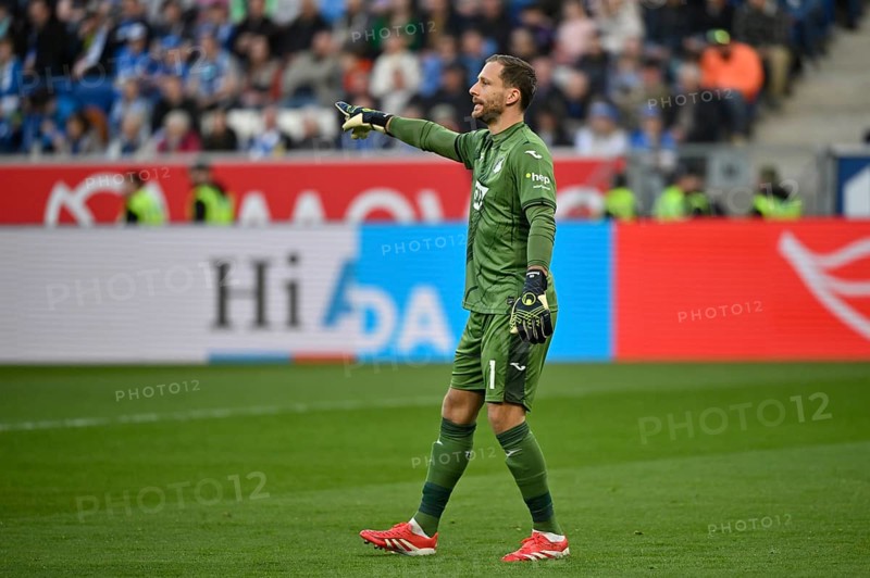 Goalkeeper Oliver Baumann TSG 1899 Hoffenheim (01) Gesture Gesture PreZero Arena, Sinsheim, Baden-Württemberg, Germany, Europe