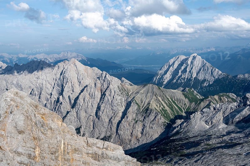 View of mountain peaks of the Hohe Munde, Mieminger Kette, view from the summit of the Zugspitze, Wetterstein range, Bavaria, Germany, Europe