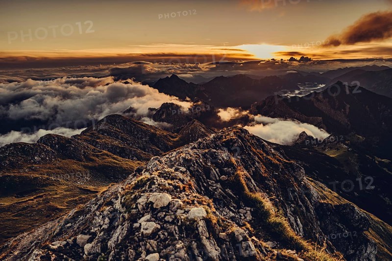 Sunrise hike on the Hochplatte in the Ammergau Alps, Ammergebirge in the Allgäu, Bavaria, Germany, Europe