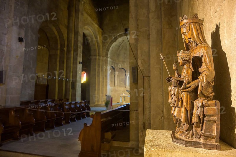 Statue of the Virgin Mary, Notre Dame de Ganagobie Abbey Ganagobie, Alpes-de-Haute-Provence, France, Europe