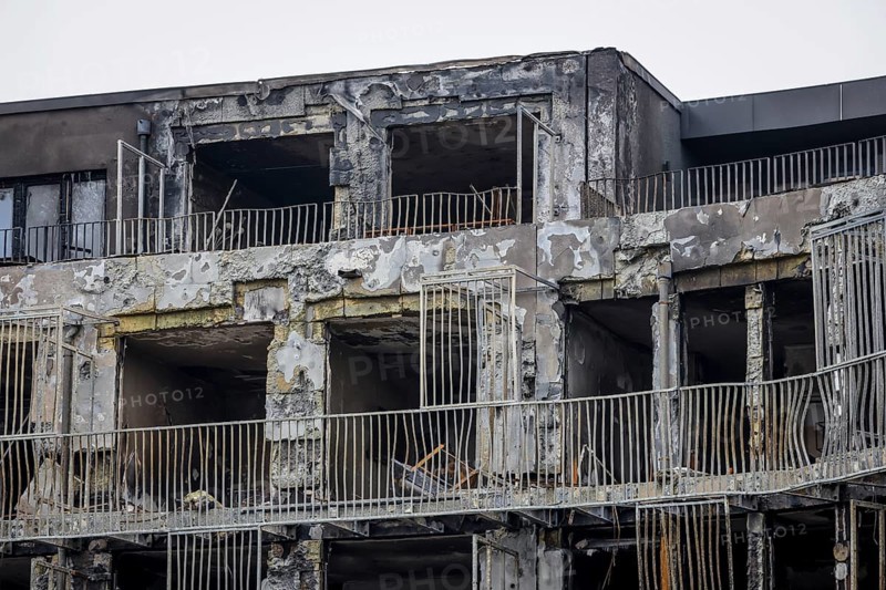 Essen, North Rhine-Westphalia, Germany, major fire in Essen's Weststadt district. The ruins of the apartment block in Bargmannstrasse are not allowed to be entered due to the risk of collapse. The new building from 2015 had modern fire protection doors. The fire affected 39 flats with around 100 tenants, Europe