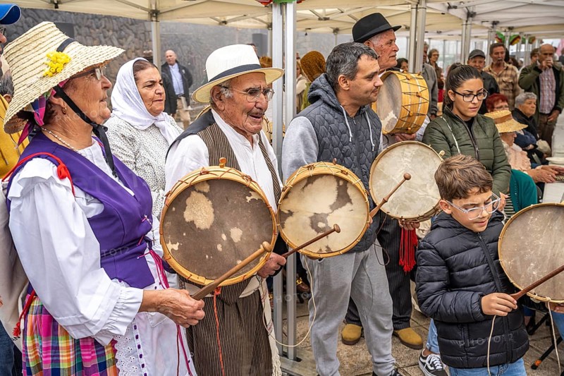 Traditionally dressed elderly musicians during the Bajada in Arure, La Gomera, Canary Islands, Spain, Europe