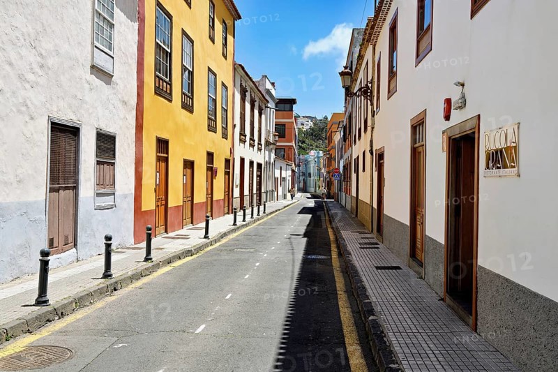 Colourfully painted facades in a quarter of the city, San Cristóbal de La Laguna, Tenerife, Canary Island, Spain, Europe