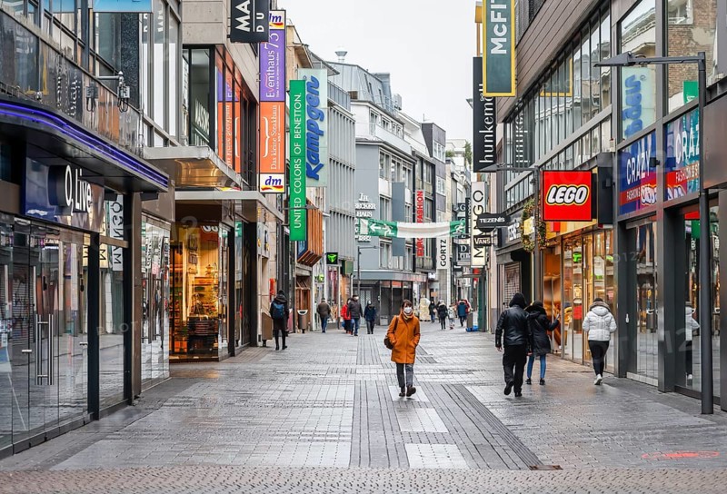 Cologne, North Rhine-Westphalia, Germany - Cologne city centre in times of the corona crisis during the second lockdown, the shops are closed, only a few passers-by stroll along Hohe Straße on Friday afternoon