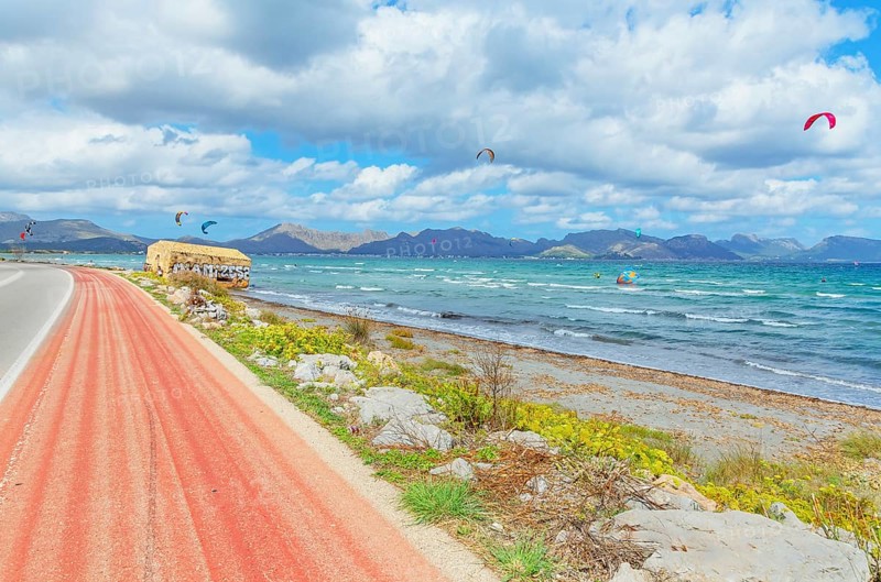 Group of people kitesurfing, Alcudia, Mallorca, Balearic Islands, Spain, Europe