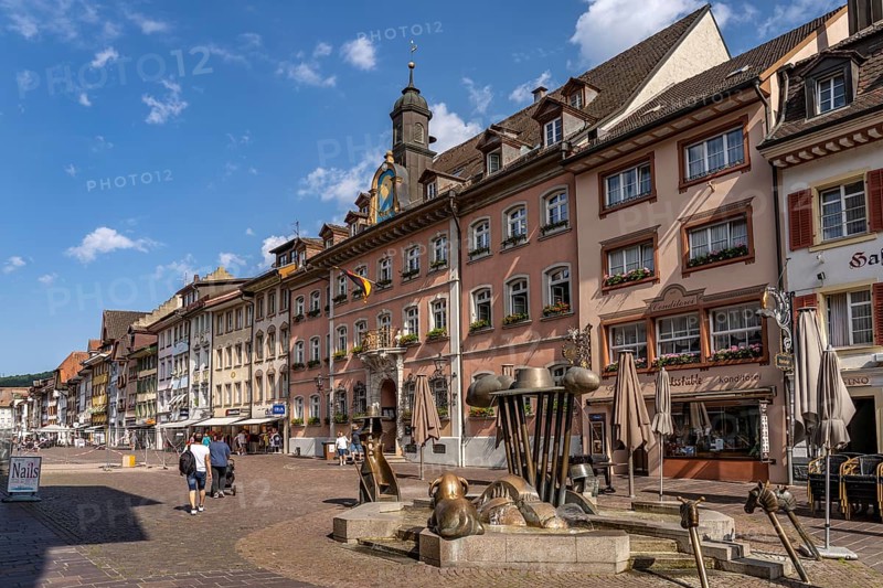Pedestrian zone Kaiserstrasse with Schäferbrunnen fountain in Waldshut-Tiengen, Baden-Württemberg, Germany, Europe