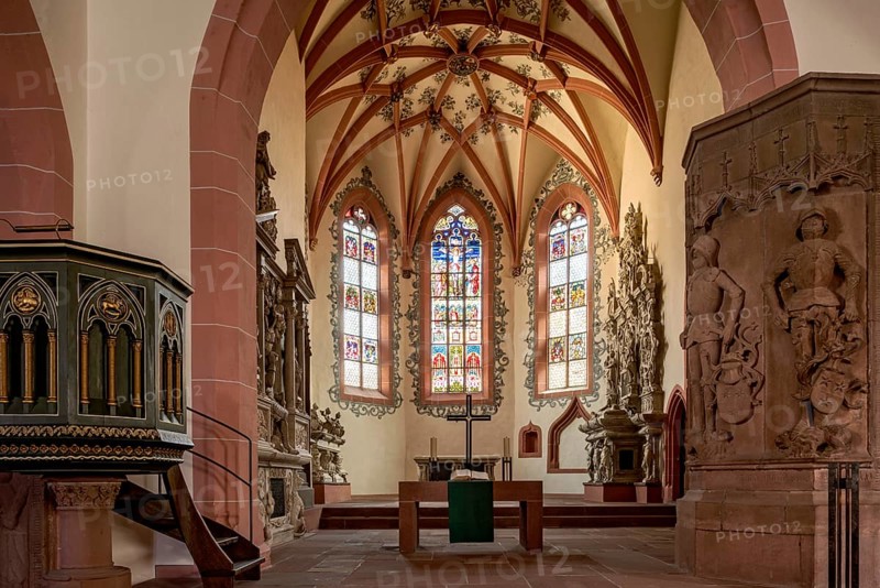 Protestant town church of the late Gothic period, pulpit, choir and tomb for the Donors Philip I and George I of Erbach, double epitaph, relief stone in the pseudo-basilica, mixture of basilica and hall church, historic old town, Michelstadt, Odenwald, Hesse, Germany, Europe