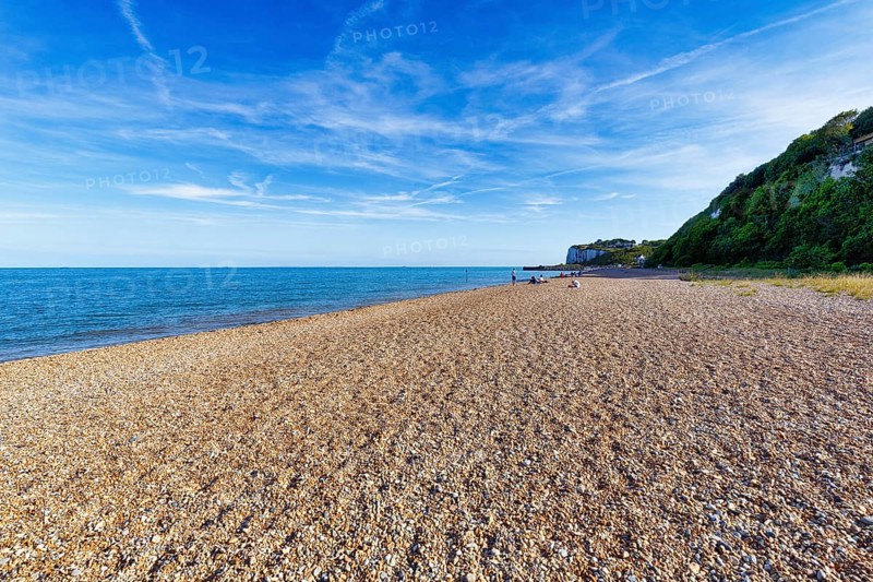 Shingle beach with chalk coast on the horizon, Cirrus, Kingsdown, Dover, Kent, England, Great Britain