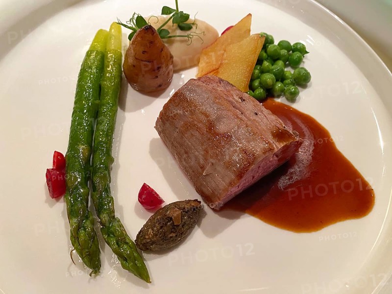 Veal fillet, green asparagus, chervil bulb, potatoes, peas, morel cream, food, starred cuisine Oettinger's Restaurant, Schmiden near Fellbach, Baden-Württemberg, Germany, Europe