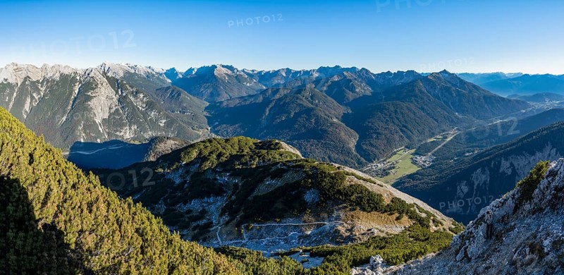 View at the summit of the Große Arnspitze, mountain panorama with Karwendel Mountains and Pleisenspitze, autumnal mountain landscape, near Scharnitz, Bavaria, Germany, Europe