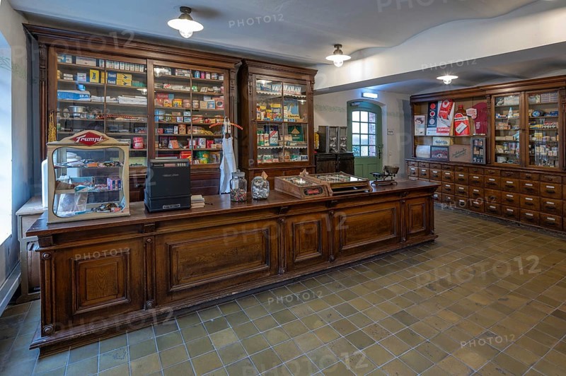Former Thuringian drugstore from 1898, used as a corner shop from 1920 to 1960, now in the Industrial Museum, Sichardstr., Lauf an der Pegnitz, Middle Franconia, Bavaria, Germany, Europe
