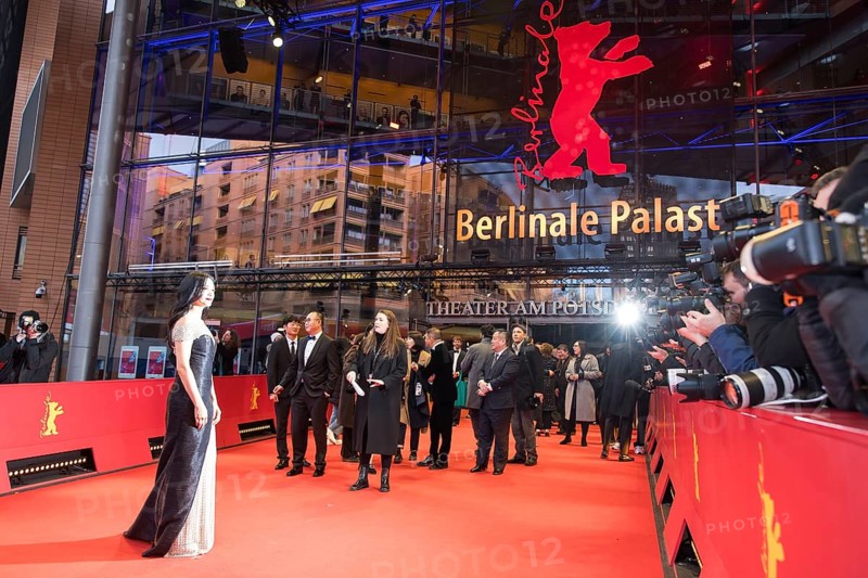 Yao Chen on the red carpet in front of the award ceremonies of the 75th Berlinale at the Theater am Potsdamer Platz in Berlin on 22.02.2025
