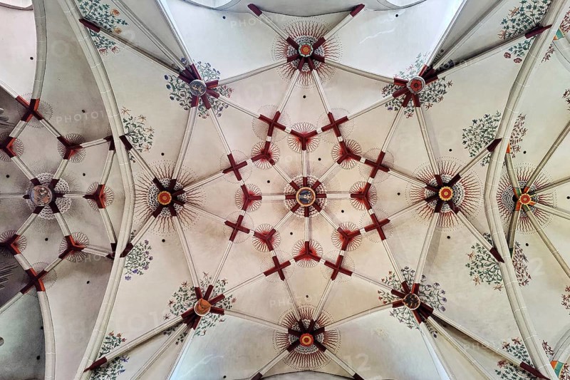 Interior photo with view upwards to the star vault in the nave, St Castor's Basilica, Old Town, Koblenz, Rhineland-Palatinate, Germany, Europe