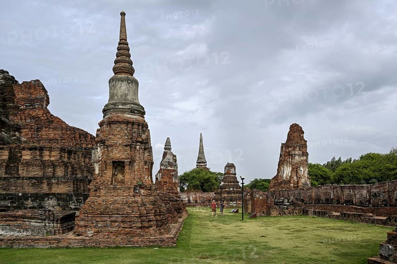 Temple ruins at Wat Mahathat, Temple of the Great and Holy Relic, Ayutthaya, Ayutthaya Province, Thailand, Asia