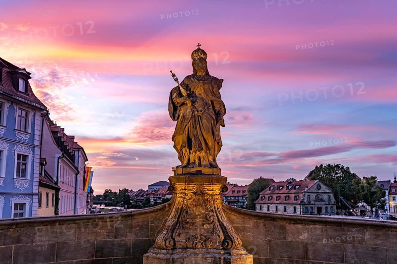 Statue of Empress Cunegonde on the Lower Bridge in Bamberg at sunset, Upper Franconia, Bavaria, Germany, Europe