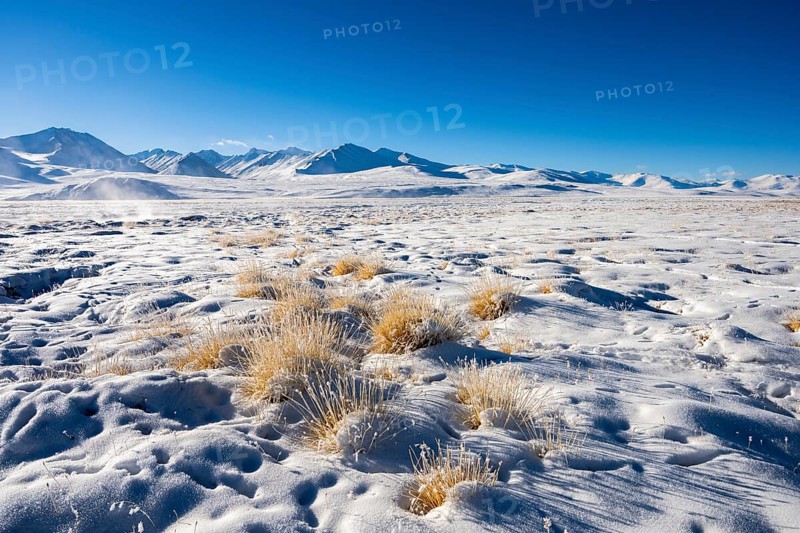 Winter landscape of the Pamir Plateau, Pamir Highway, Alichur, Gorno-Badakhshan Province, Tajikistan, Central Asia, Asia