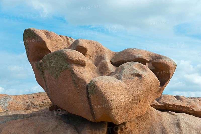 Large, striking rock formation under a blue sky, unspoilt, Ploumanac'h, Ploumanach, Perros-Guirec, Côtes-d'Armor, Brittany, France, Europe