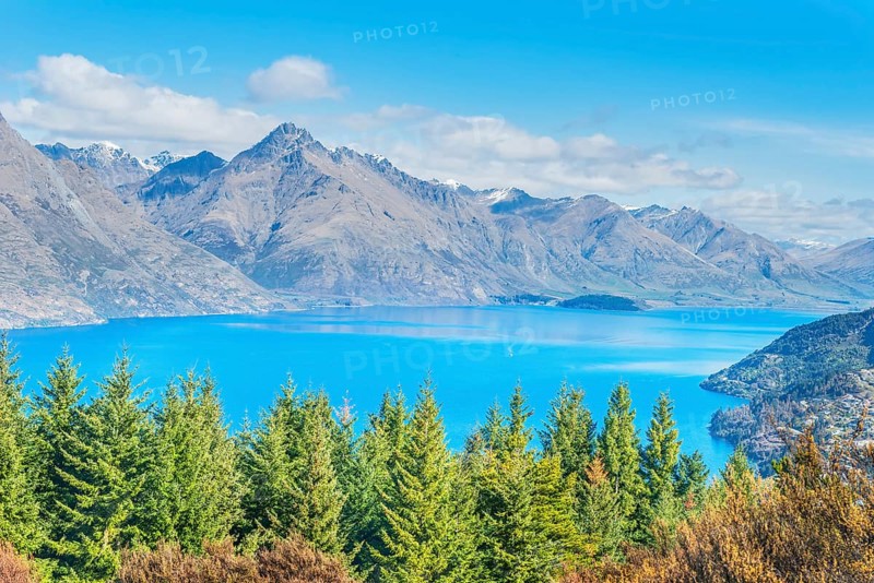 View across Lake Wakatipu and Remarkables Mountain Range, Queenstown, South Island, New Zealand, Oceania